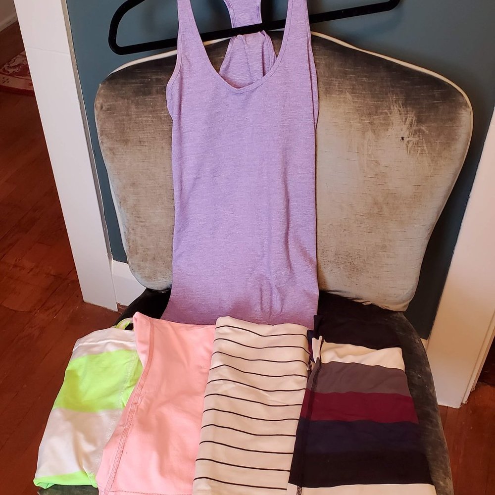 Five lululemon racerback tank tops - Size S/M